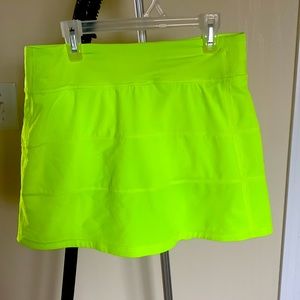 13.5” Lululemon Pace Rival tennis or golf skort! Electric green. Size 4.